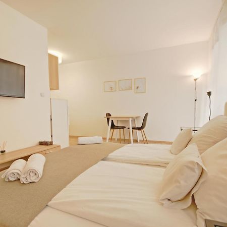 Apartament Rocha เชชูฟ ภายนอก รูปภาพ